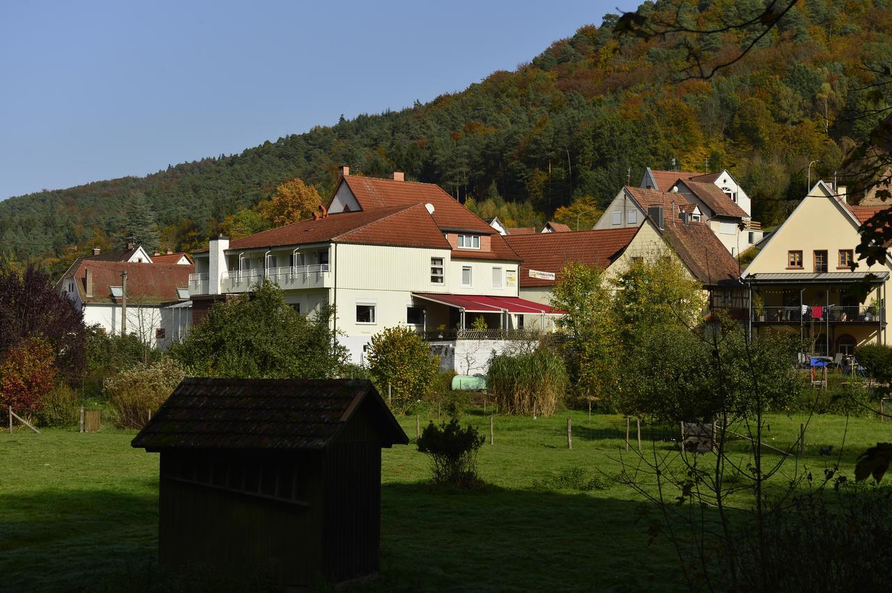 Landhotel Zur Wegelnburg Bruchweiler-Bärenbach Exterior foto